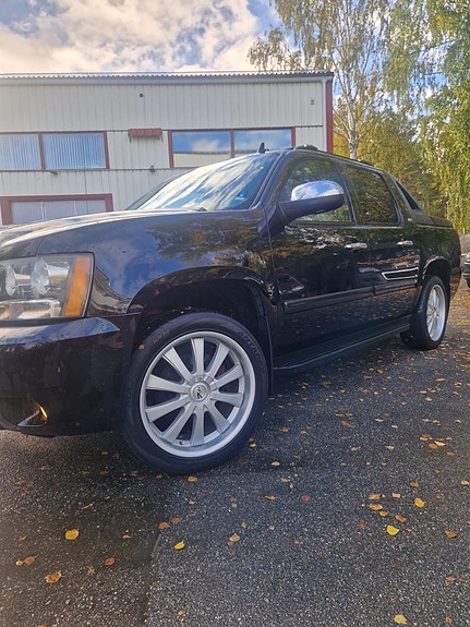Chevrolet Avalanche 4 of 14