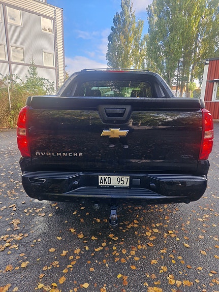 Chevrolet Avalanche 7 of 14