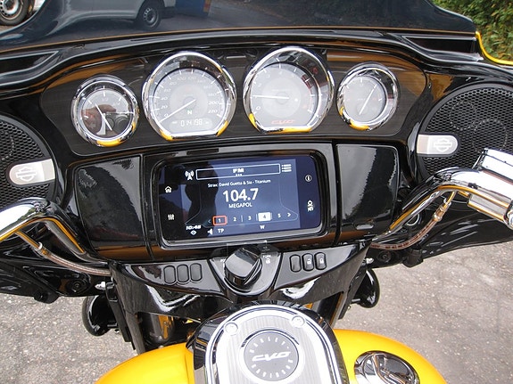 Harley-Davidson STREET GLIDE cvo 5 of 11