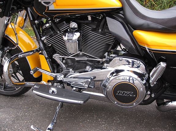 Harley-Davidson STREET GLIDE cvo 2 of 11