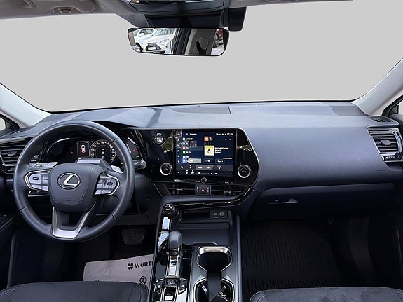 Lexus NX350h 8 of 14