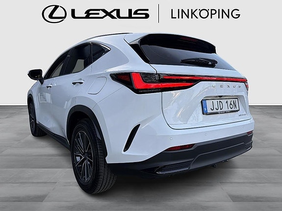 Lexus NX350h 2 of 14