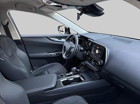 Lexus NX350h 6 of 14