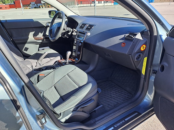 Volvo S40 8 of 16