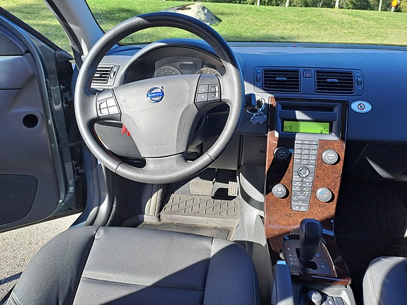 Volvo S40 11 of 16