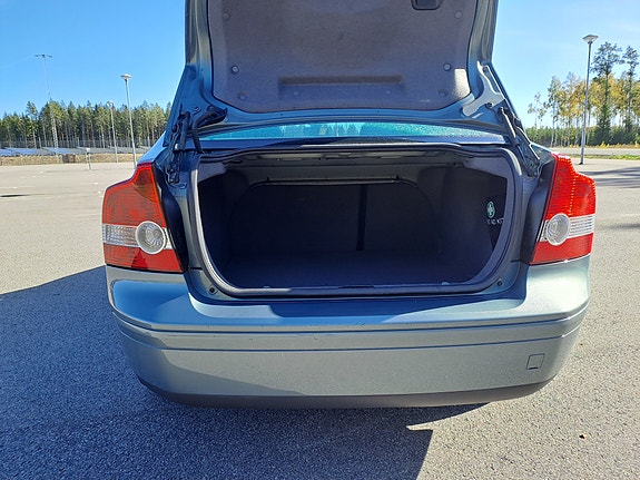 Volvo S40 6 of 16