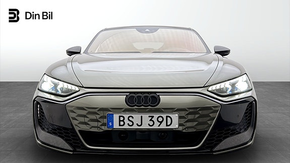 Audi e-tron 4 of 18