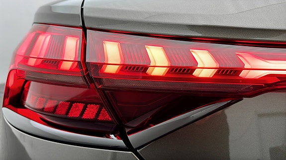 Audi e-tron 18 of 18