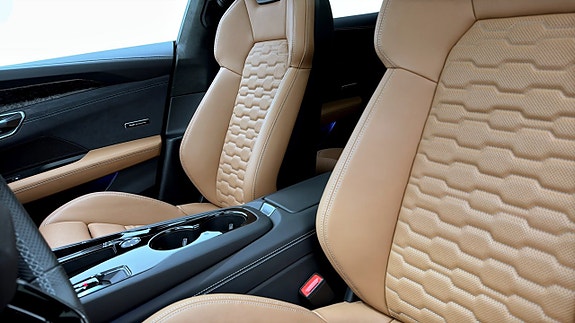Audi e-tron 8 of 18