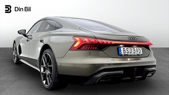 Audi e-tron 3 of 18