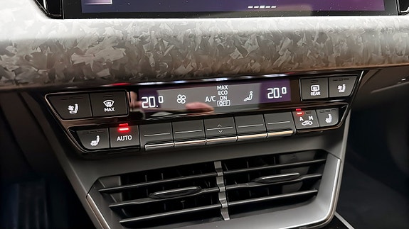 Audi e-tron 16 of 18