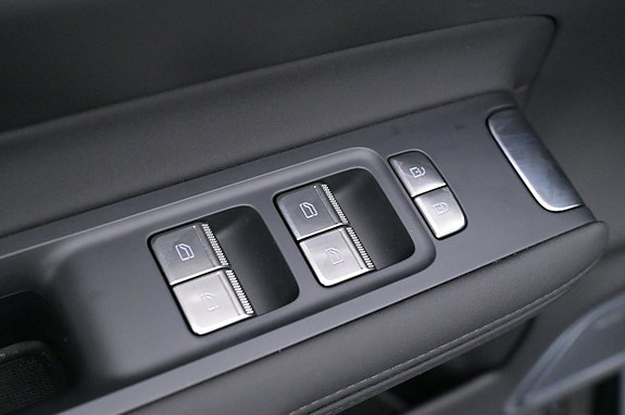 Polestar 4 12 of 27