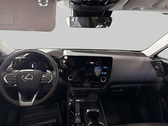 Lexus NX450h+ 8 of 14