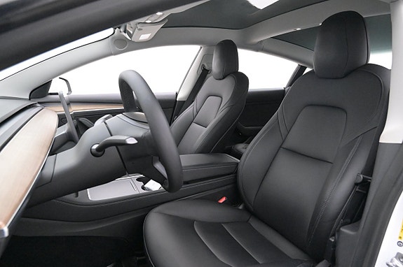 Tesla Model 3 9 of 27