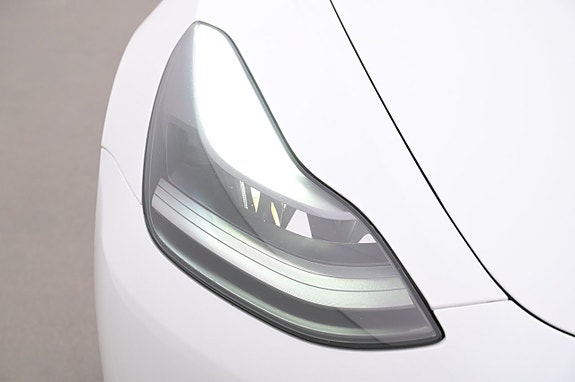 Tesla Model 3 26 of 27