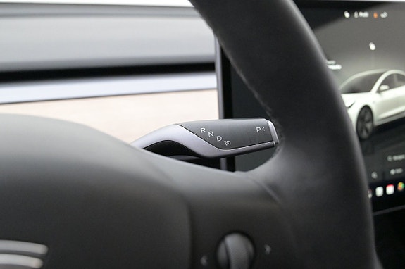 Tesla Model 3 8 of 27