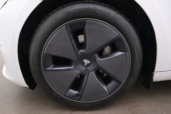 Tesla Model 3 27 of 27
