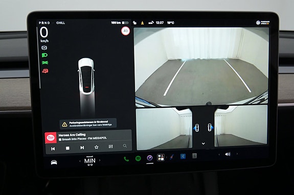 Tesla Model Y 17 of 27