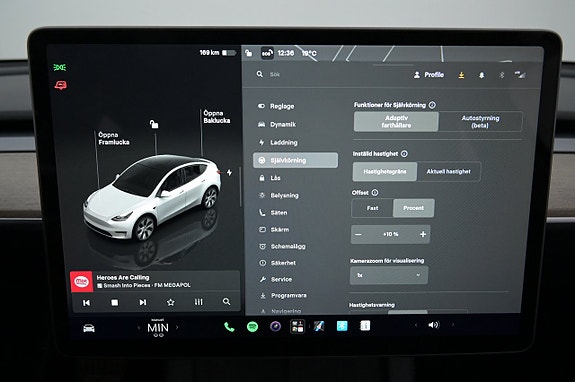 Tesla Model Y 15 of 27
