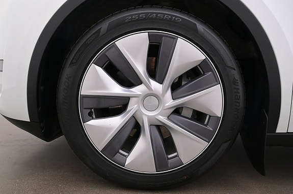 Tesla Model Y 27 of 27