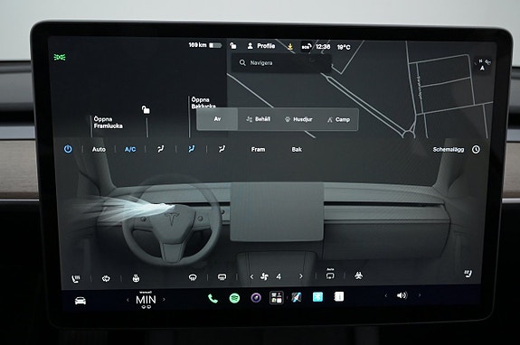 Tesla Model Y 19 of 27