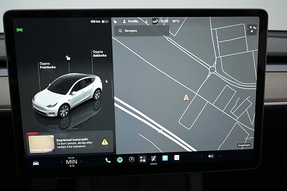 Tesla Model Y 18 of 27