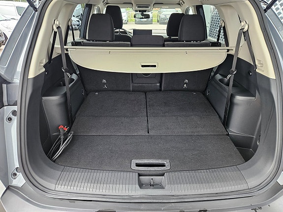 Nissan X-Trail 25 of 30