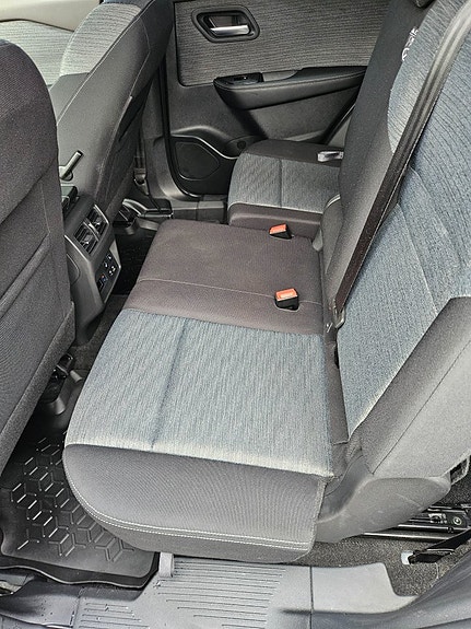 Nissan X-Trail 27 of 30