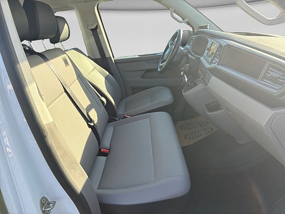Volkswagen Caravelle 12 of 15