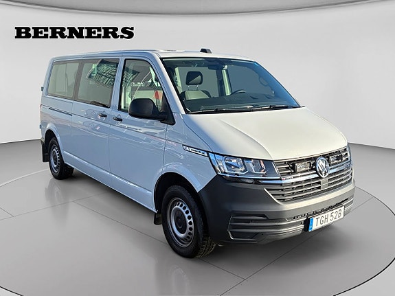 Volkswagen Caravelle 7 of 15