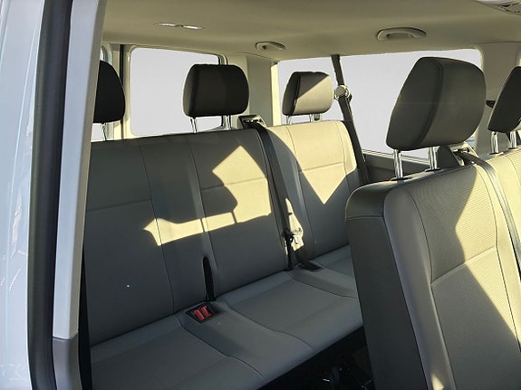 Volkswagen Caravelle 14 of 15