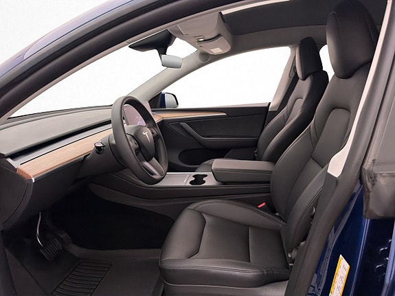 Tesla Model Y 11 of 30