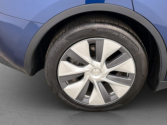 Tesla Model Y 30 of 30