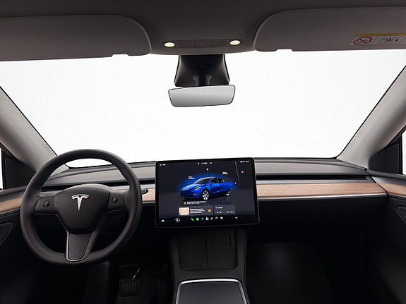 Tesla Model Y 12 of 30