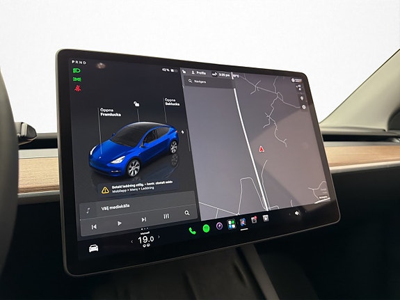 Tesla Model Y 20 of 30