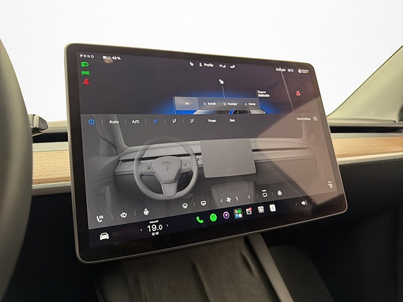 Tesla Model Y 17 of 30