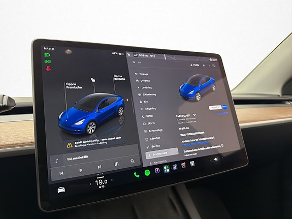 Tesla Model Y 22 of 30