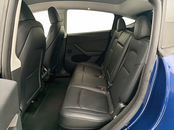 Tesla Model Y 26 of 30