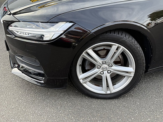Volvo V90 8 of 16