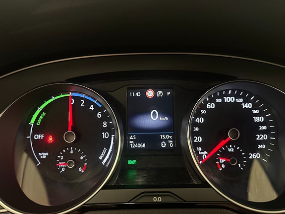 Volkswagen Passat 21 of 26