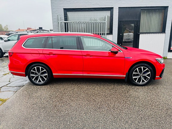 Volkswagen Passat 10 of 26