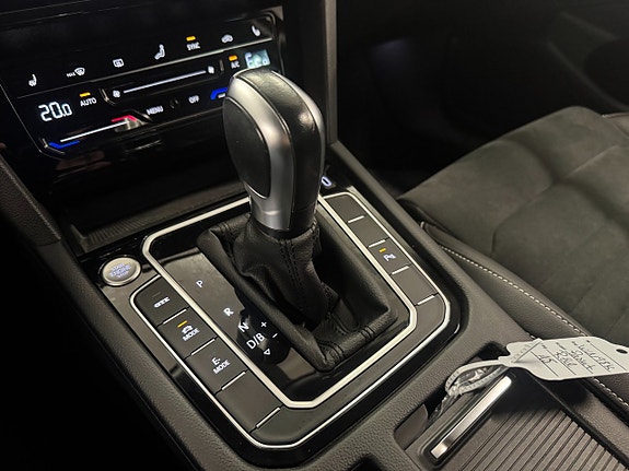 Volkswagen Passat 22 of 26
