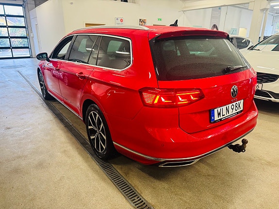 Volkswagen Passat 16 of 26
