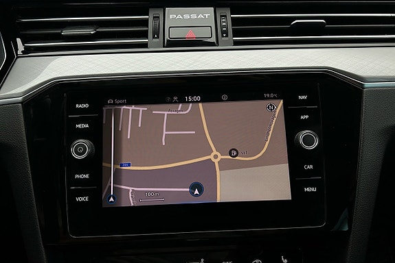 Volkswagen Passat 8 of 26
