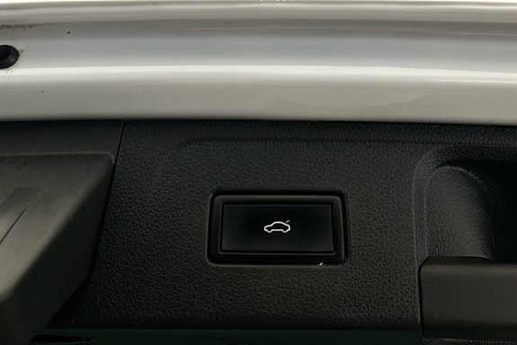 Volkswagen Passat 15 of 26