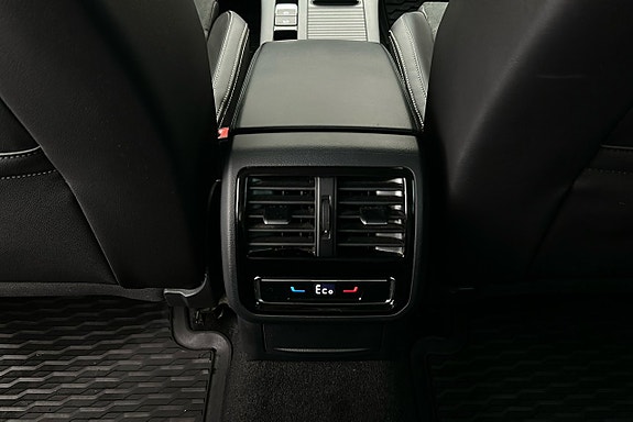 Volkswagen Passat 19 of 26