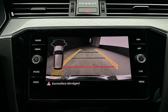 Volkswagen Passat 24 of 26