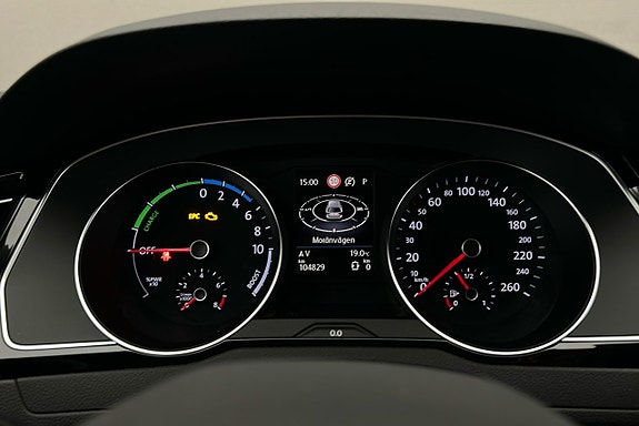Volkswagen Passat 7 of 26