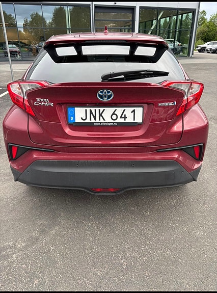 Toyota C-HR 4 of 4