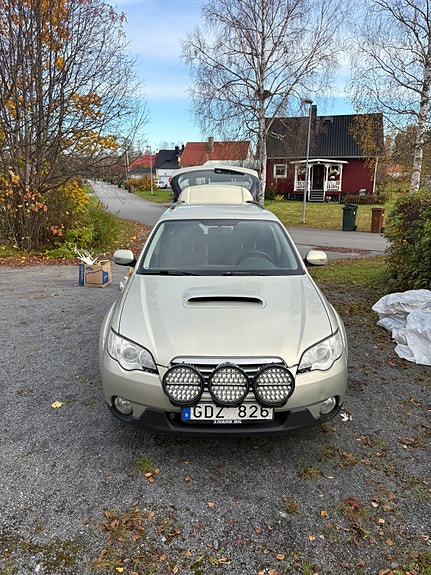 Subaru Outback 3 of 9